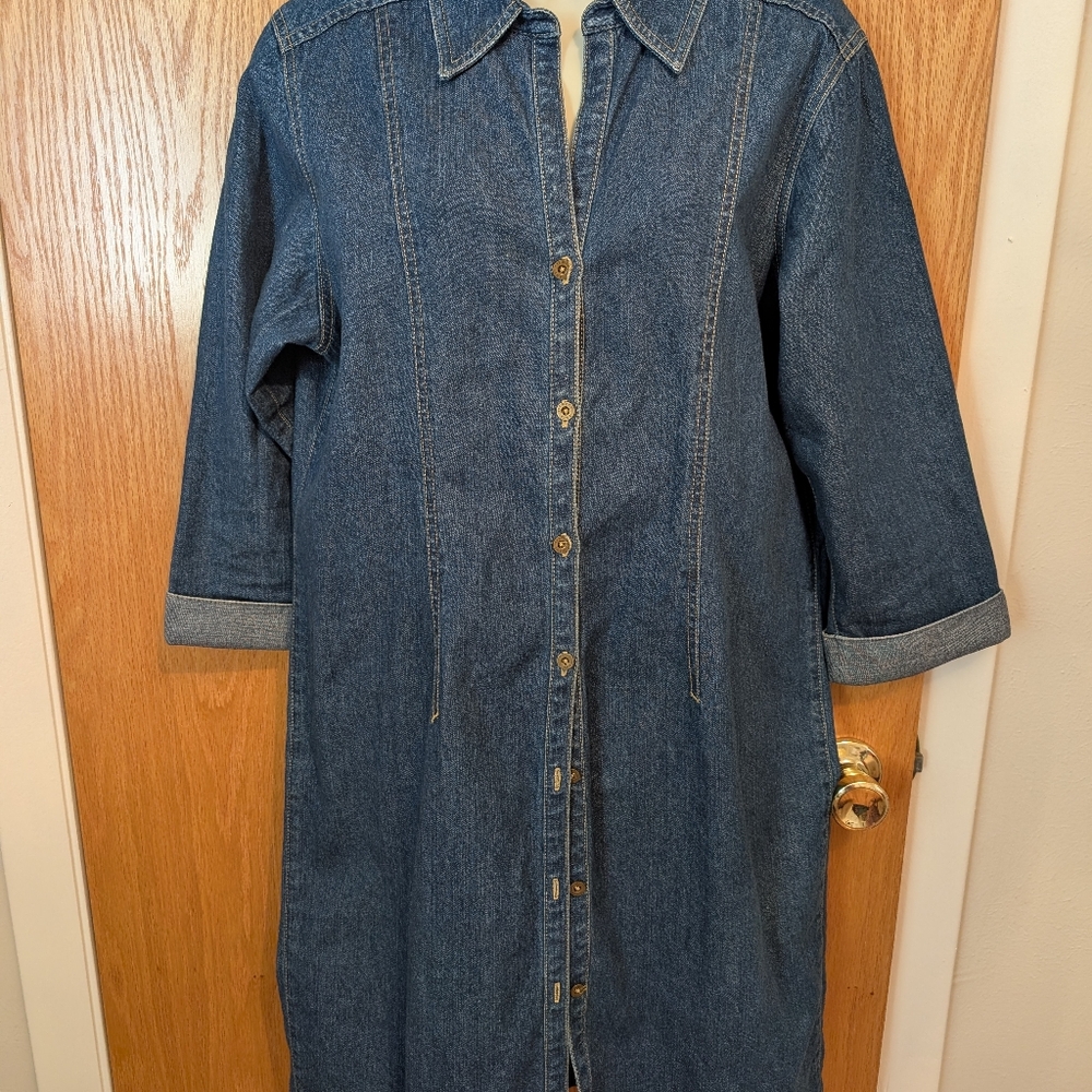 Liz Claiborne denim button front 3/4 sleeve knee length dress